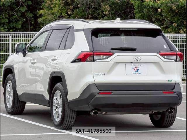 Toyota RAV4 2019-07 7359514-15