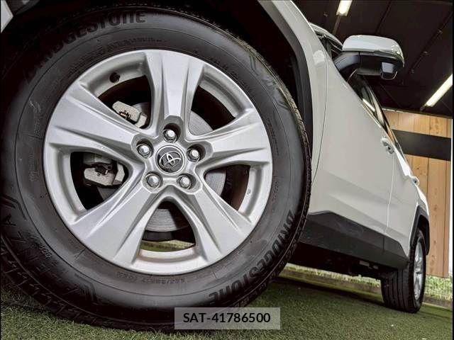 Toyota RAV4 2019-07 7359514-18