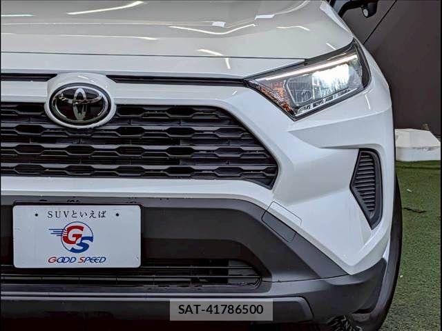 Toyota RAV4 2019-07 7359514-19