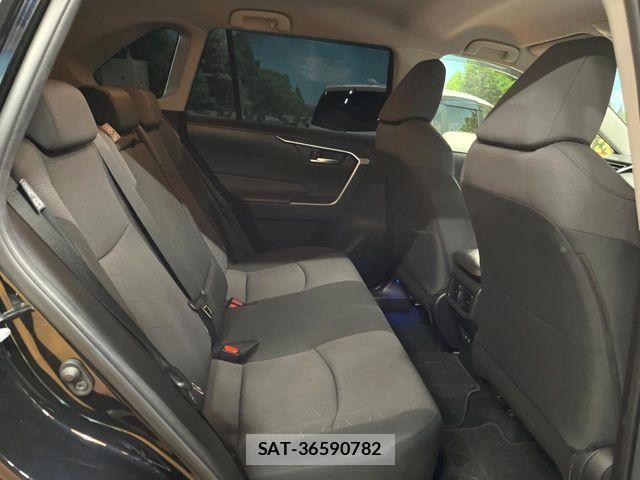 Toyota RAV4 2019-07 7359510-7