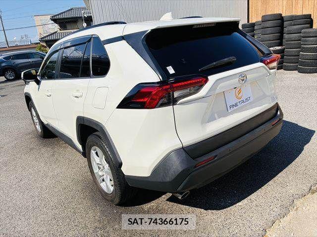 Toyota RAV4 2020-06 7457181-18
