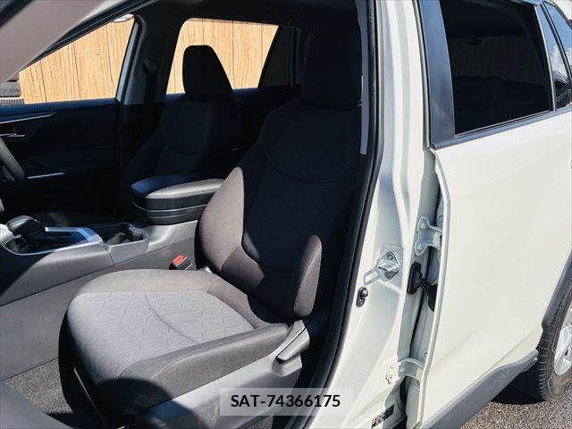 Toyota RAV4 2020-06 7457181-28