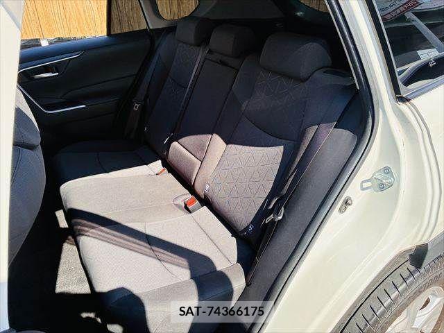 Toyota RAV4 2020-06 7457181-29