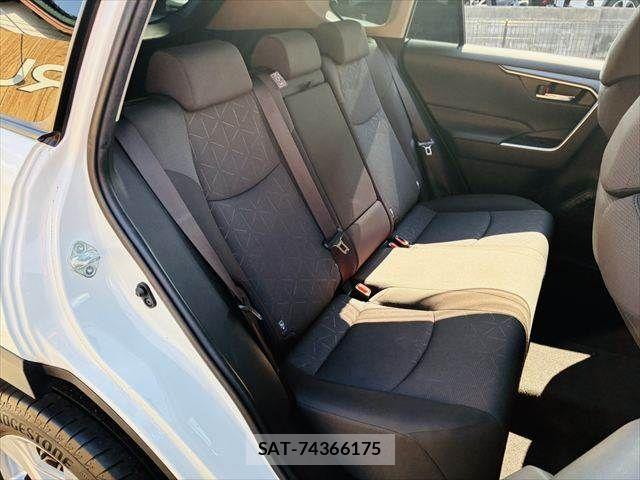 Toyota RAV4 2020-06 7457181-8