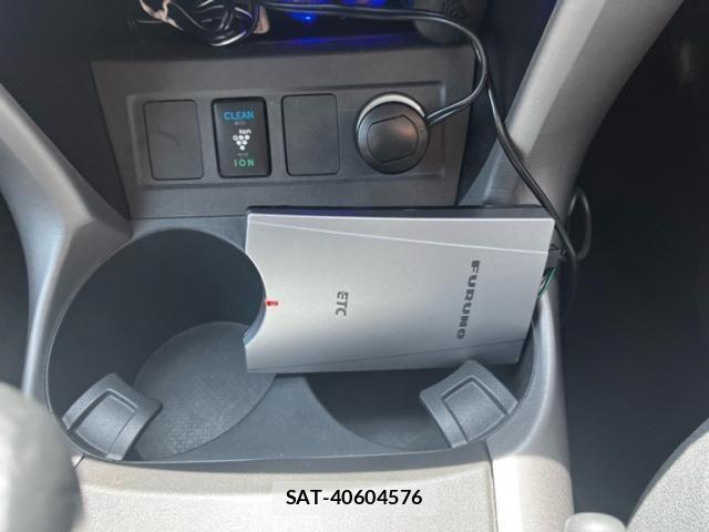 Toyota RAV4 2006-03 7457183-23