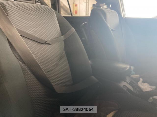Toyota RAV4 2011-06 7457182-11