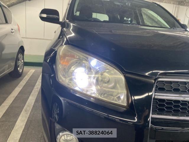 Toyota RAV4 2011-06 7457182-12