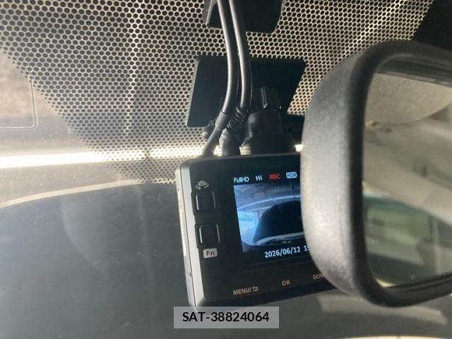 Toyota RAV4 2011-06 7457182-22