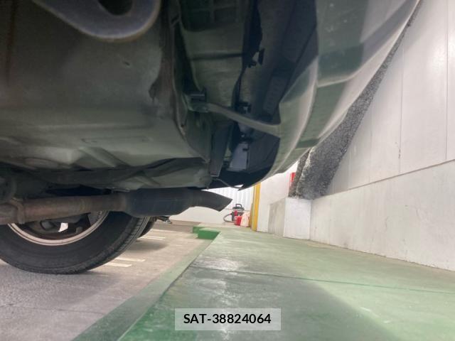 Toyota RAV4 2011-06 7457182-25