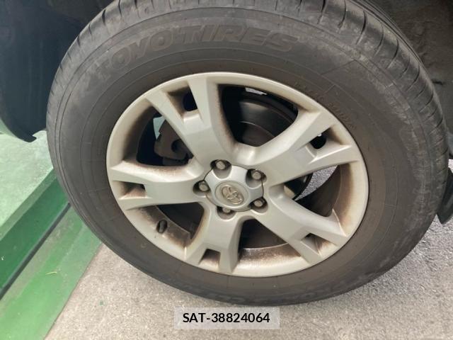 Toyota RAV4 2011-06 7457182-8
