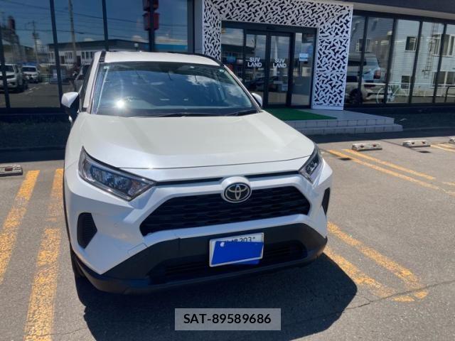 Toyota RAV4 2021-08 7502529-1