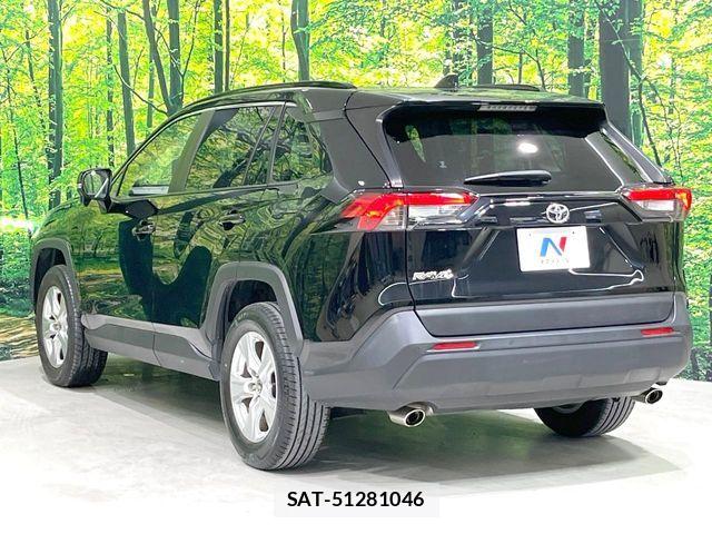 Toyota RAV4 2021-08 7619486-16