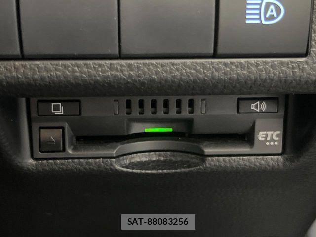Toyota RAV4 2021-03 7619484-4