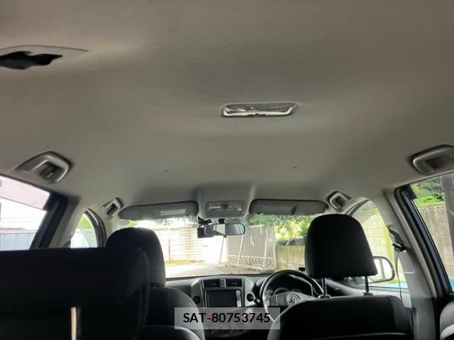 Toyota RAV4 2011-08 7788609-12