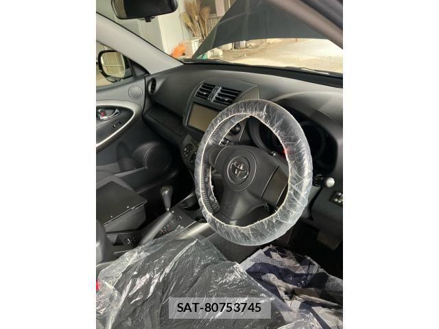 Toyota RAV4 2011-08 7788609-14