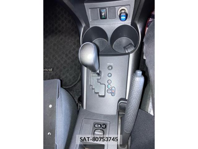 Toyota RAV4 2011-08 7788609-20