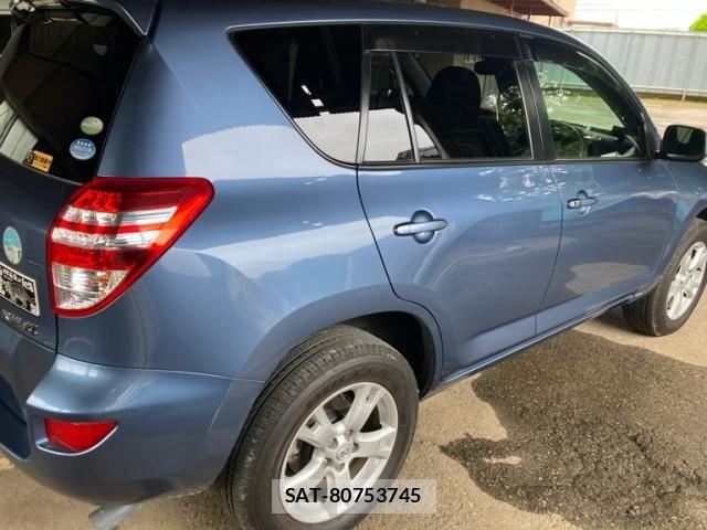 Toyota RAV4 2011-08 7788609-6