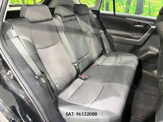 Toyota RAV4 2023-06 7788610-8