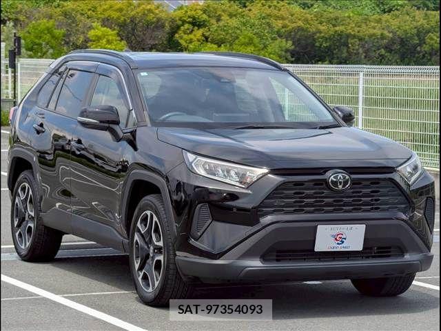 Toyota RAV4 2023-06 7963513-14