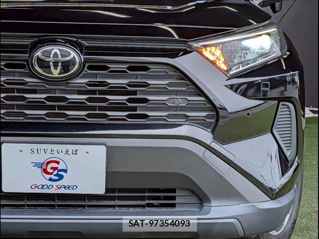 Toyota RAV4 2023-06 7963513-19