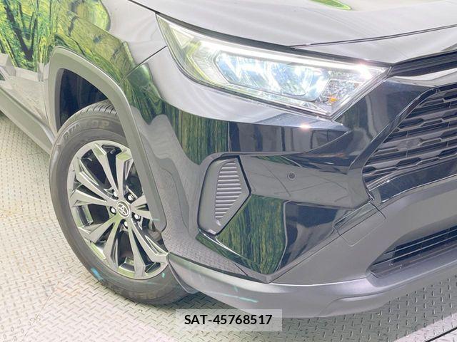 Toyota RAV4 2023-10 7963514-11