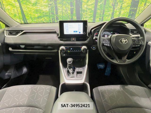 Toyota RAV4 2023-02 8132051-1