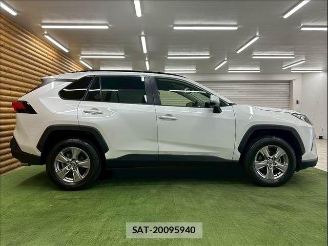 Toyota RAV4 2024-02 8146526-14