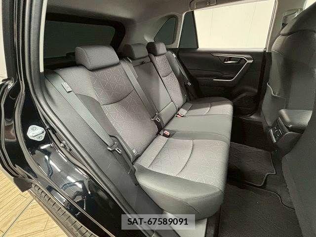 Toyota RAV4 2023-03 8146528-11