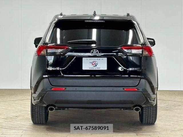 Toyota RAV4 2023-03 8146528-15
