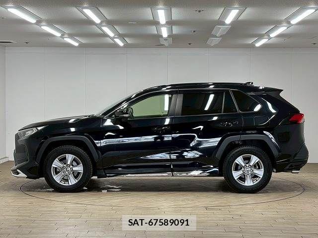 Toyota RAV4 2023-03 8146528-16