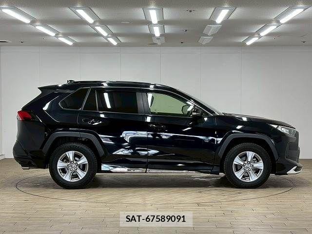 Toyota RAV4 2023-03 8146528-17