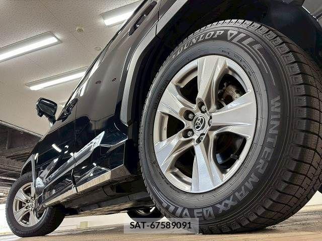 Toyota RAV4 2023-03 8146528-18