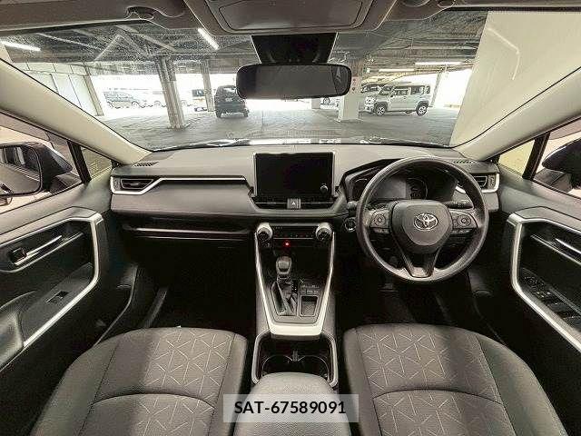 Toyota RAV4 2023-03 8146528-1