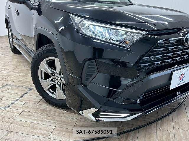 Toyota RAV4 2023-03 8146528-19