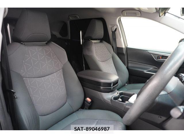 Toyota RAV4 2019-07 8337593-23