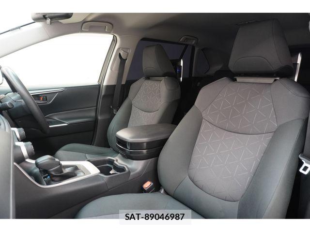 Toyota RAV4 2019-07 8337593-24