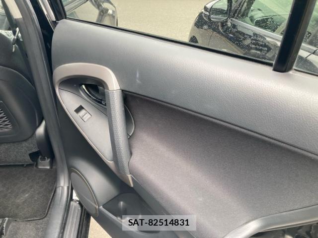 Toyota RAV4 2008-10 8372107-18