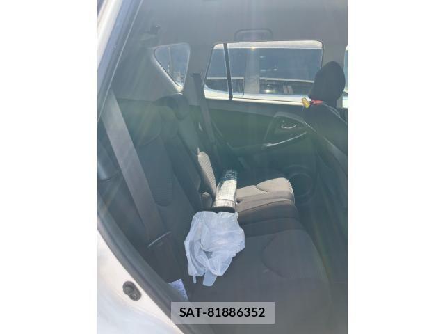 Toyota RAV4 2006-04 8372106-10