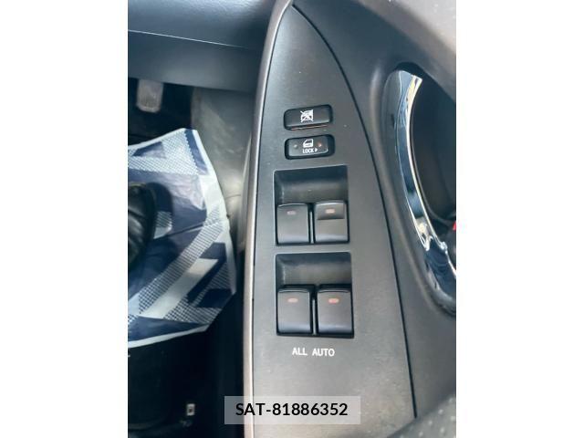 Toyota RAV4 2006-04 8372106-12