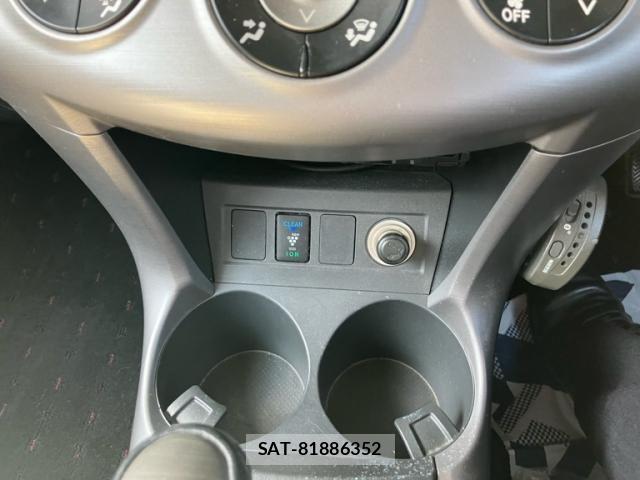 Toyota RAV4 2006-04 8372106-15