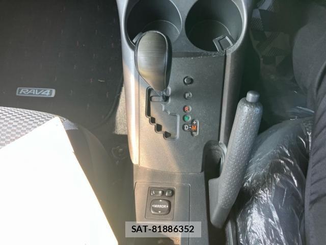 Toyota RAV4 2006-04 8372106-16
