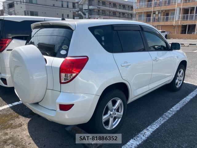 Toyota RAV4 2006-04 8372106-2