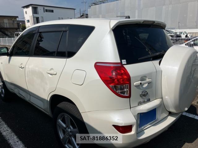 Toyota RAV4 2006-04 8372106-3