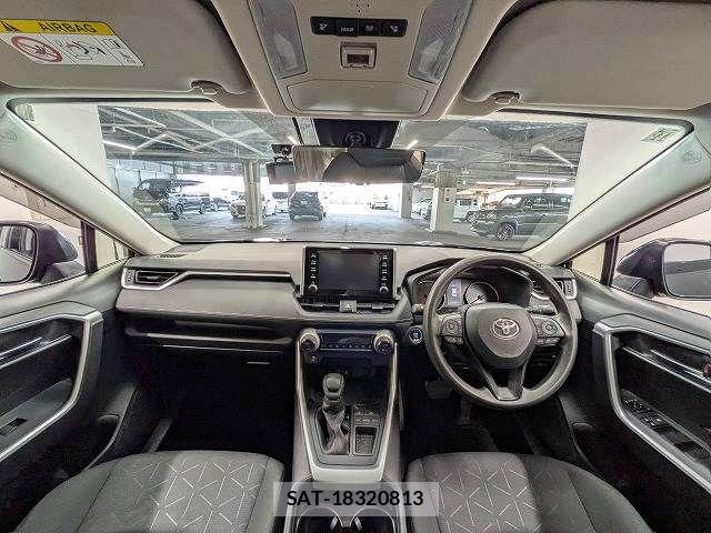 Toyota RAV4 2021-11 8797290-1