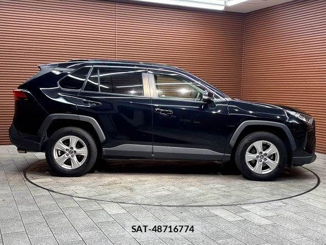 Toyota RAV4 2021-05 8797293-16