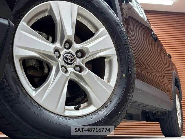 Toyota RAV4 2021-05 8797293-18