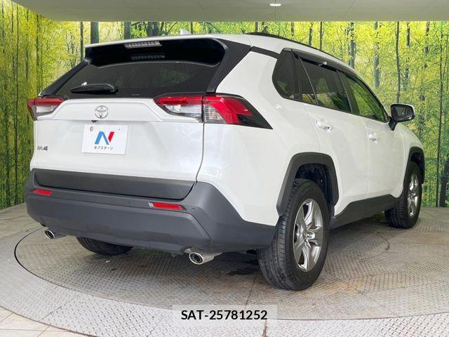 Toyota RAV4 2023-09 8850488-16