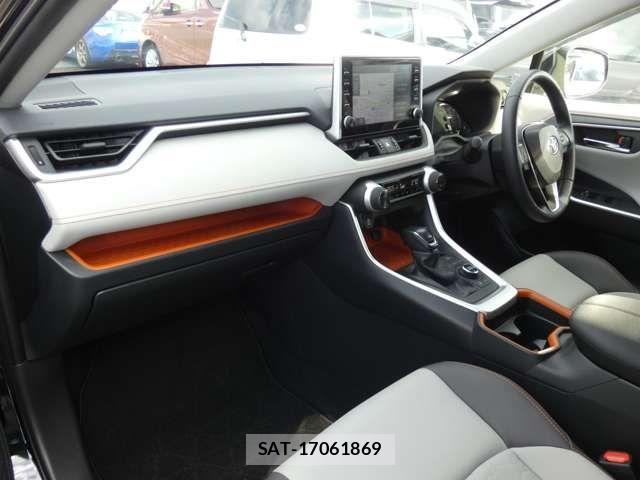 Toyota RAV4 2021-01 735807-10