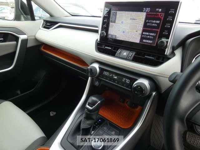 Toyota RAV4 2021-01 735807-12