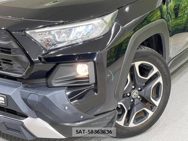 Toyota RAV4 2020-06 815338-12